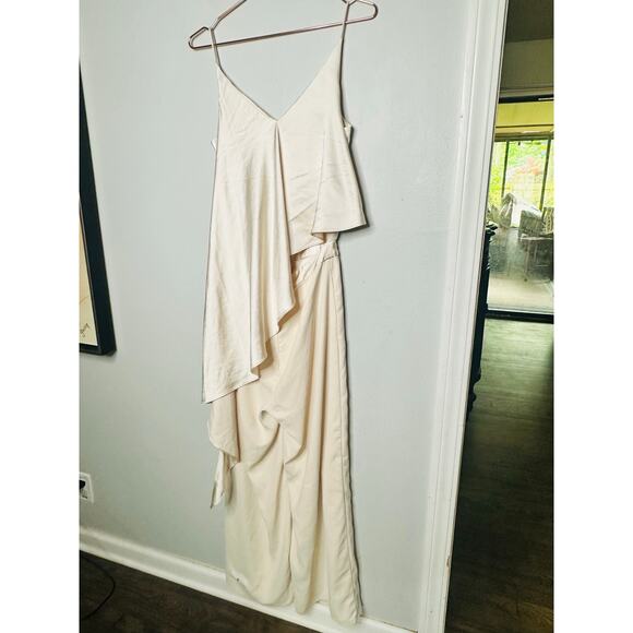 OBANDO COLLECTIVE Women's Ivory White Wide Leg Satin Cape Jumpsuit Size 2 - Picture 9 of 14